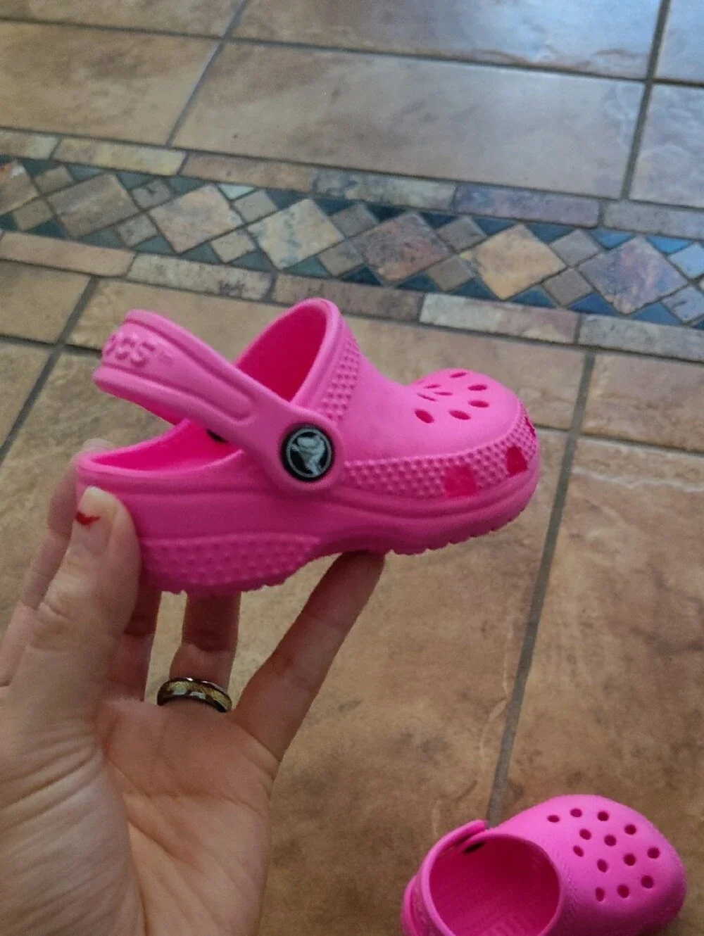Crocs- Bright Pink For Toddler (9-12m)